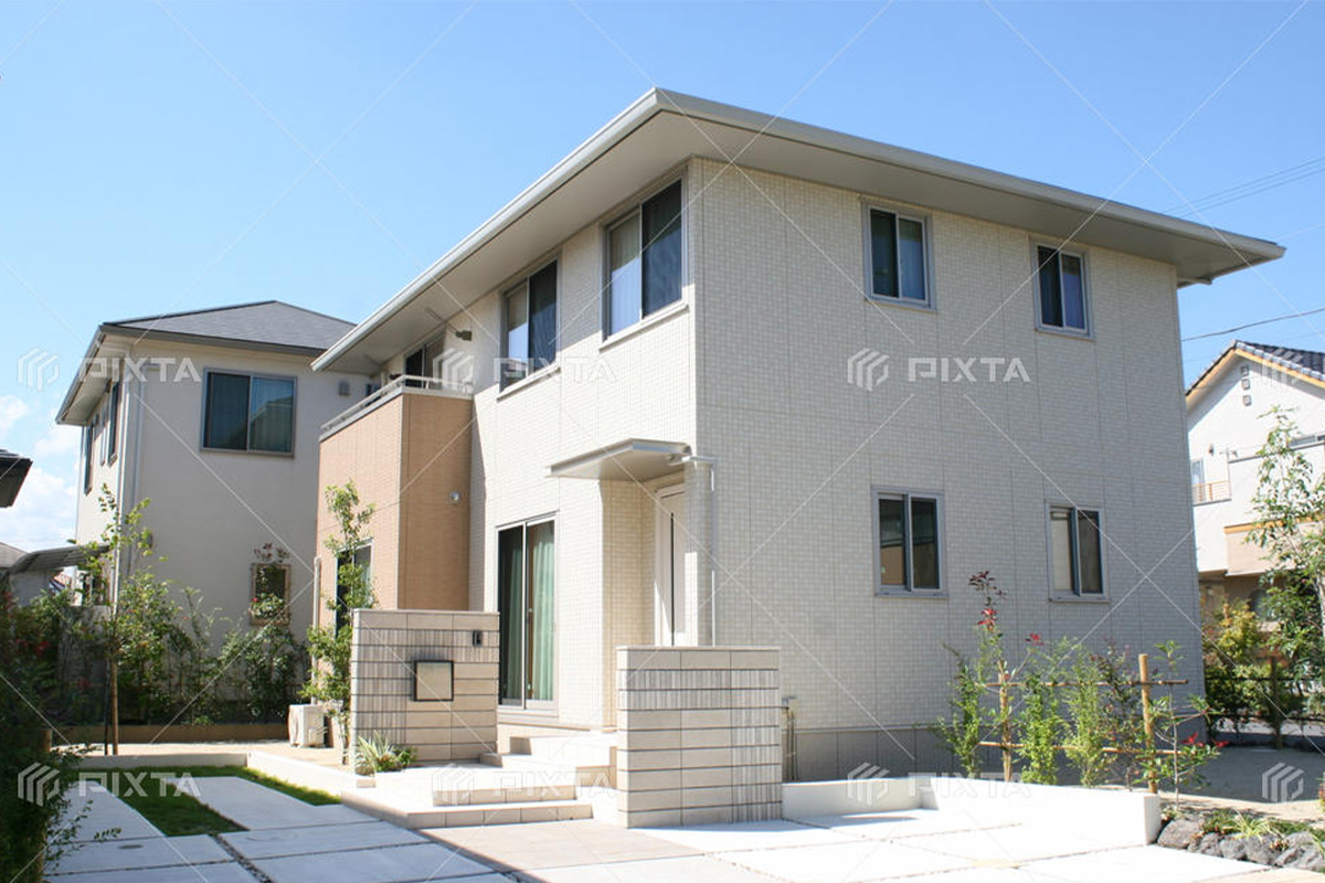 物件の価値を正確に見極め、市場動向を踏まえた適切な売買プランをご提案します。 契約手続きや必要書類の準備なども一貫してサポートし、 初めての方でも安心して進められる“透明性の高い取引”を実現します。