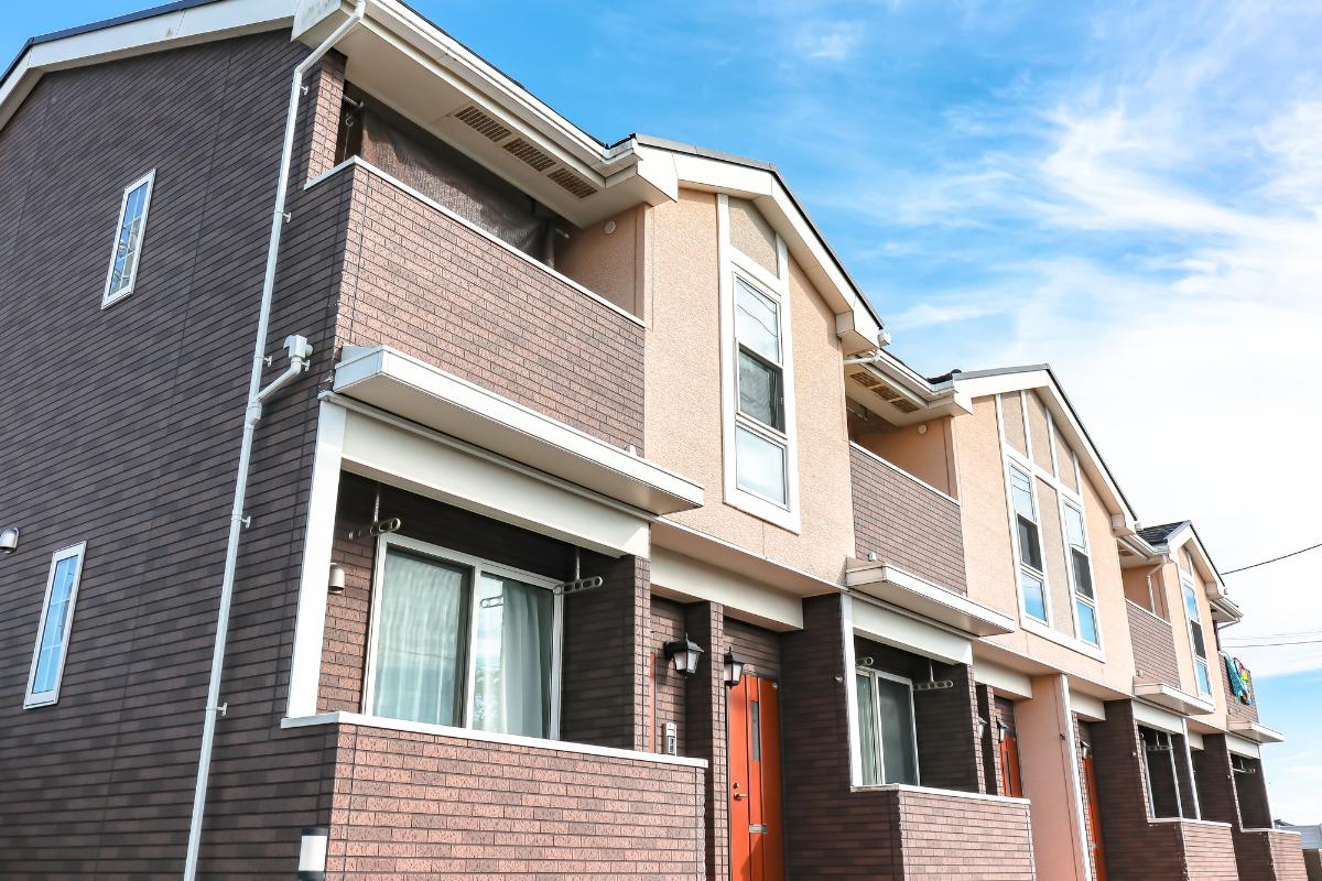 空室対策や賃料設定、入居者対応など、賃貸経営に必要な業務を総合的に支援します。 オーナー様が抱える不安や課題を解消し、安定した運用ができるよう、 現場経験に基づく実践的なアドバイスをご提供します。